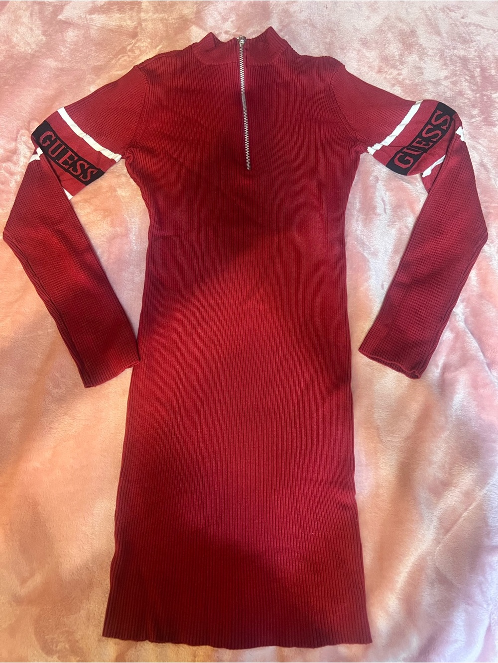 GUESS Burgundy Ribbed Long-Sleeve Zip-Front Dress with Logo Sleeve Bands